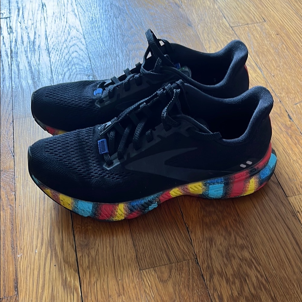Brooks Women's Black Athletic Shoes with Multicolor Sole